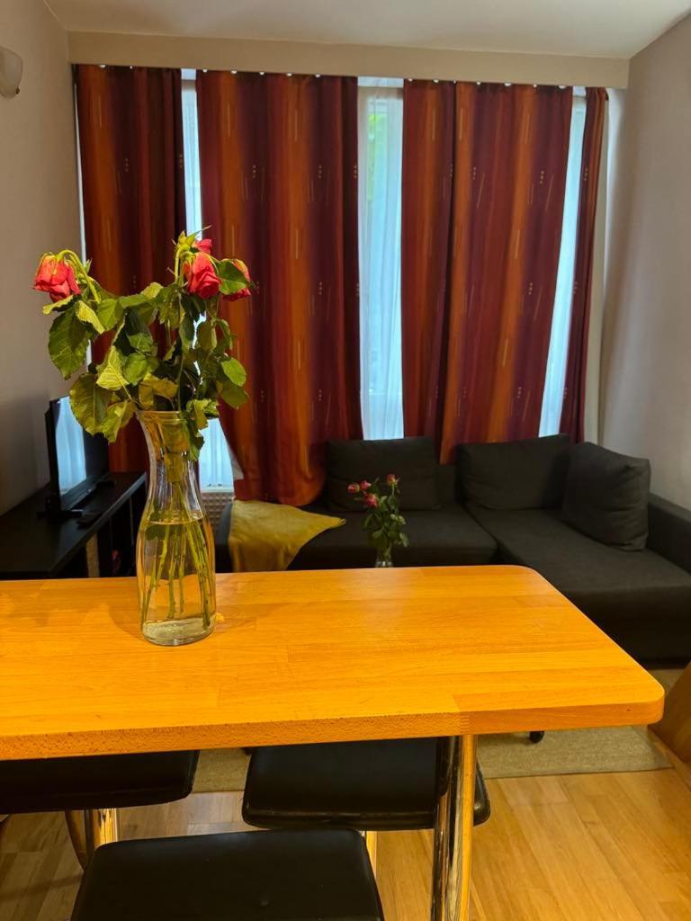 Lisa Appartement Bruxelles Exterior foto